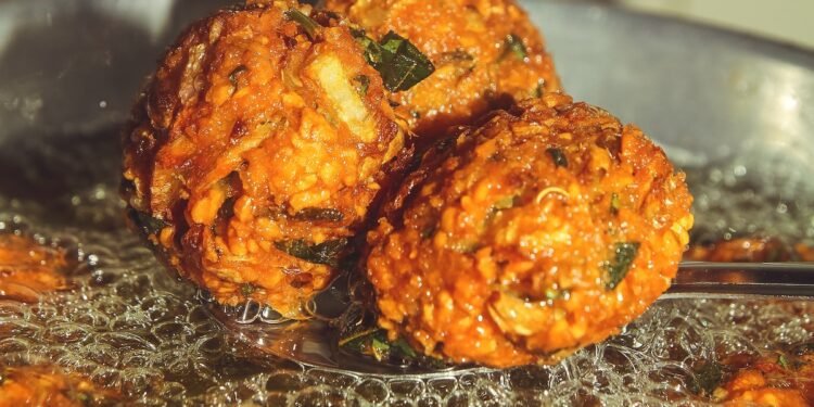 Kerala-Style Onion Vada Recipe: A Perfect Snack For Midweek Cravings