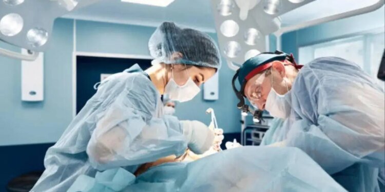 Australian man is world`s 1st to live with artificial heart for over 100 days
