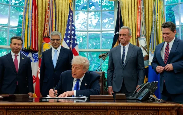 Trump orders FDA to help speed building of new drug factories